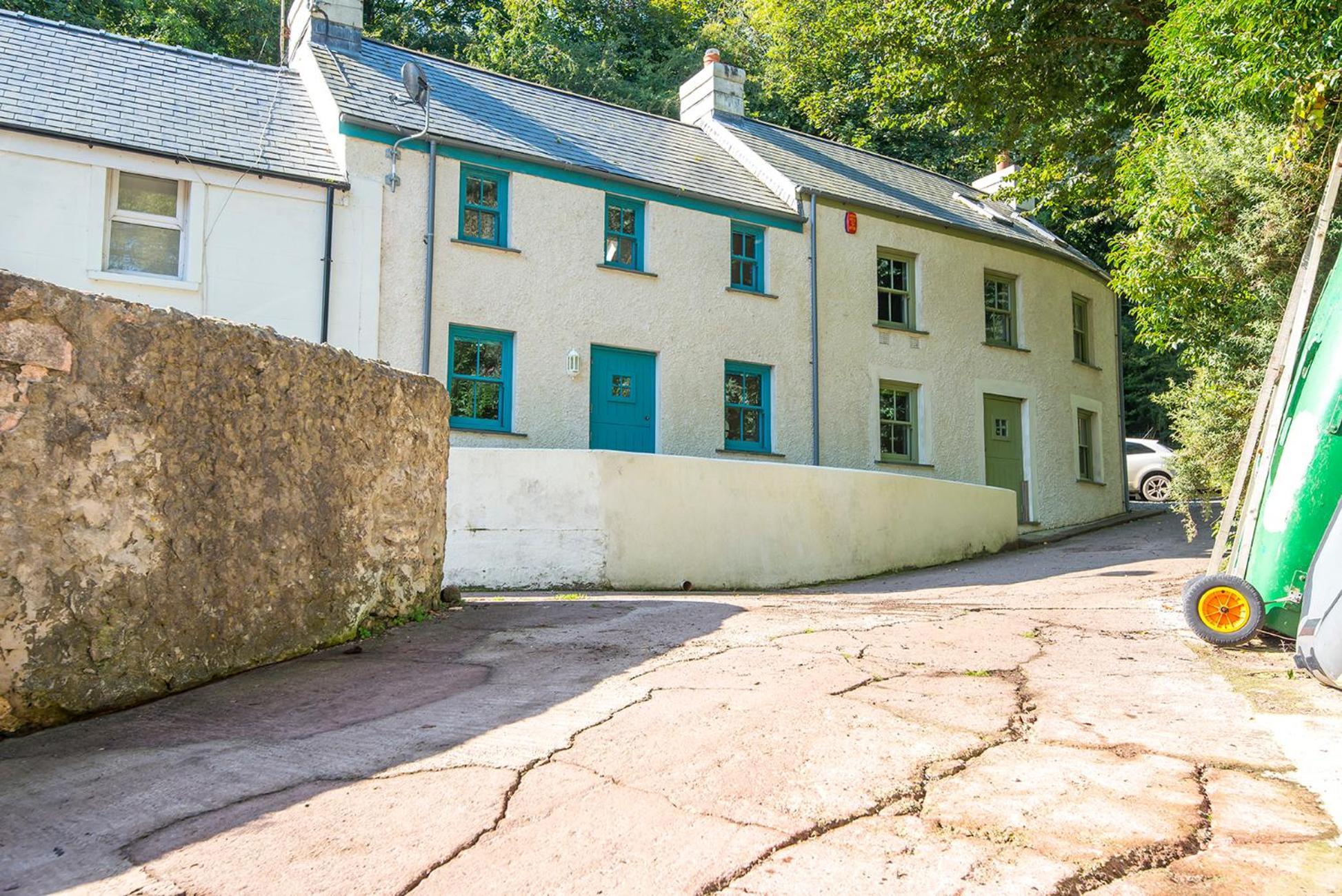 Sloop Inn Cottage Haverfordwest Eksteriør billede