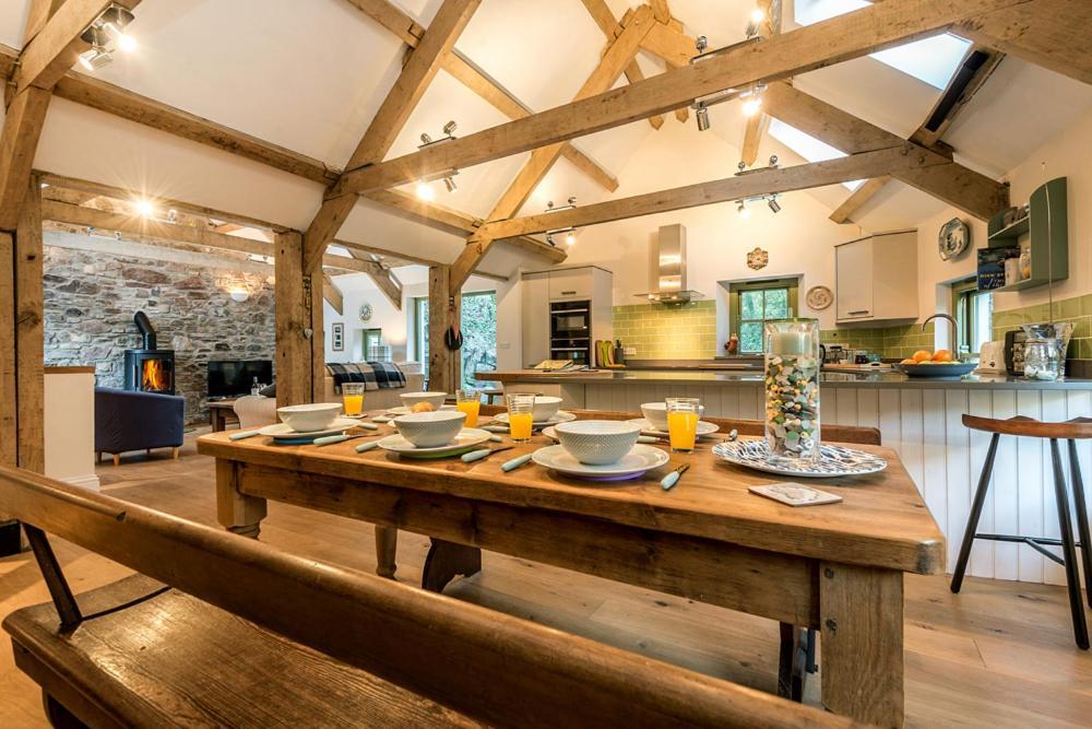 Sloop Inn Cottage Haverfordwest Eksteriør billede